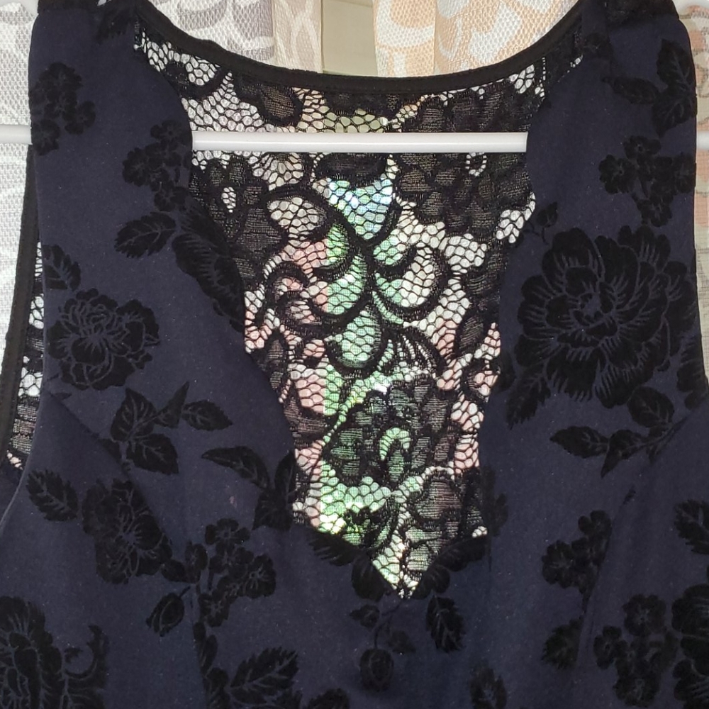 Dress - Picture 3 of 6